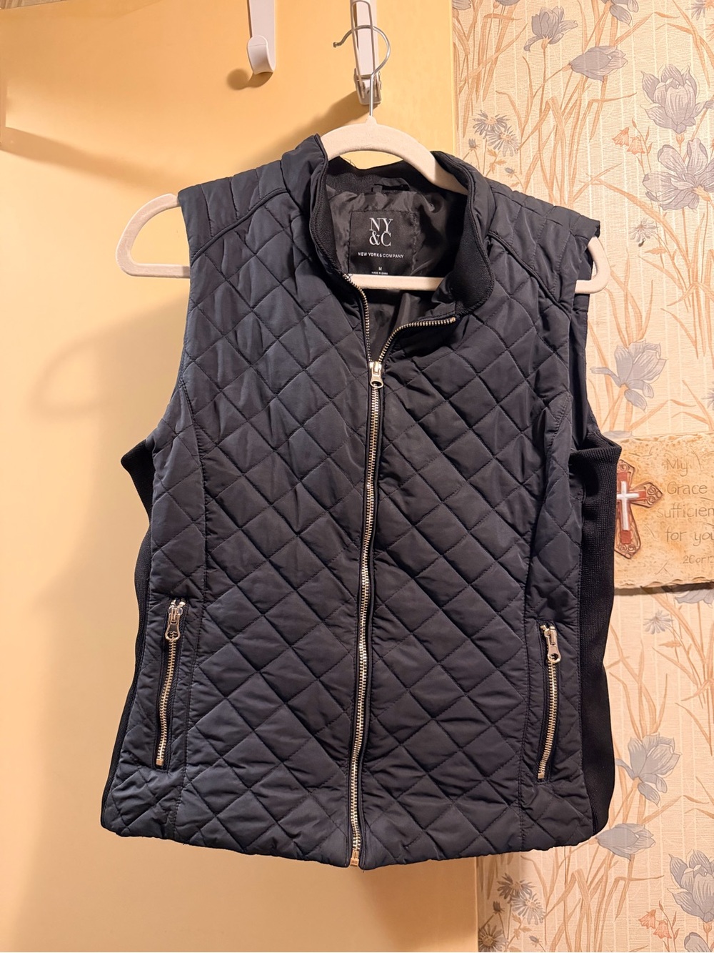 New York & Company Quilted Navy Sleeveless Puffer Vest